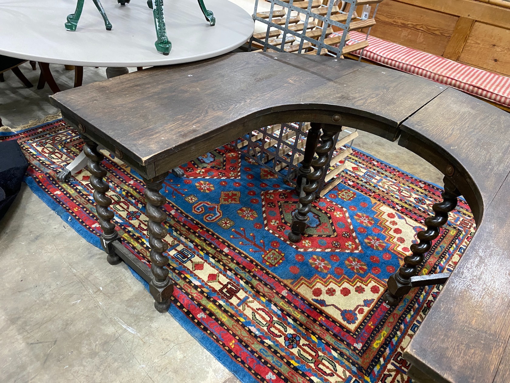 A late Victorian oak 'hunt' table, length 157cm, width 120cm, height 70cm